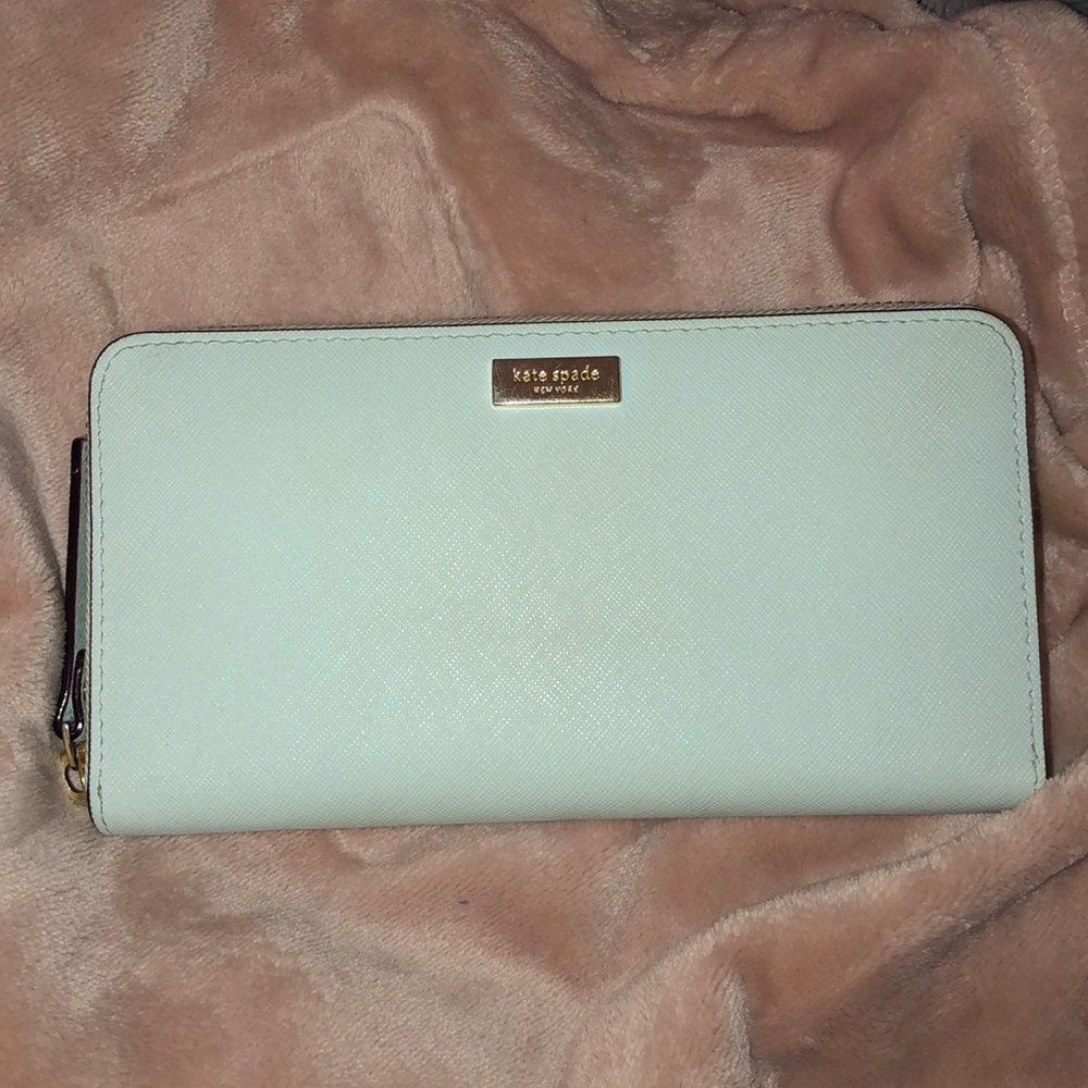 Kate spade wallet. Accepting offers!!!